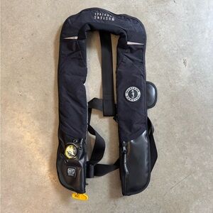 Mustang Survival Black Inflatable Life Vest PFD hydrostatic